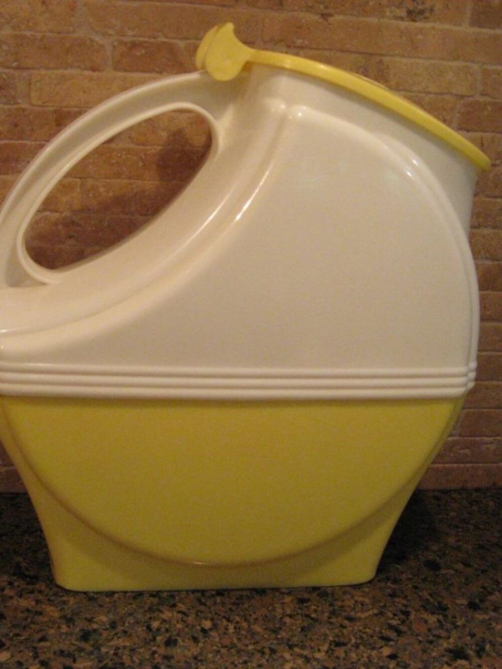 VINTAGE YELLOW & WHITE PLASTIC REFRIGERATOR PITCHER - BURRITE